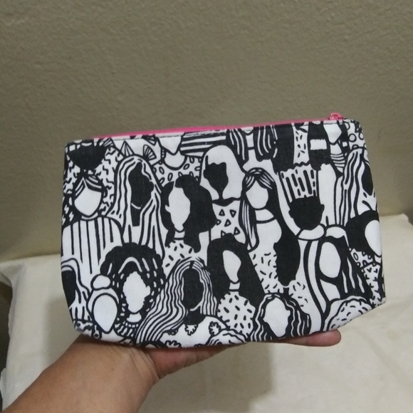 Ipsy Cosmetic Bag - Picture 15 of 16